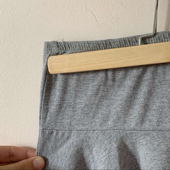 3/20💫 FOREVER 21 | Grey skater skirt size XS-S - Picture 5 of 6